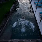 Апарт-отель Merangardenvilla Adults Only