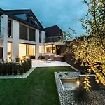 Merangardenvilla Adults Only Апарт-отель 4*