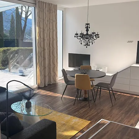 Merangardenvilla Adults Only 4*