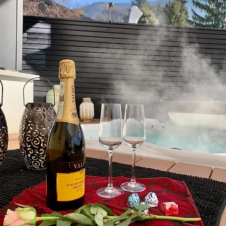 Lägenhetshotell Merangardenvilla Adults Only