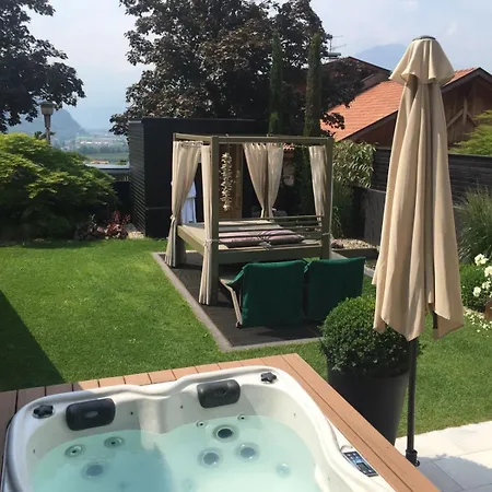 Merangardenvilla Adults Only
