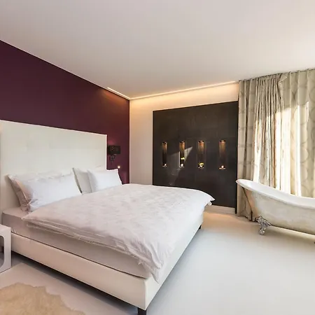 Merangardenvilla Adults Only 4*