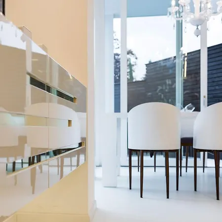 Merangardenvilla Adults Only 4*