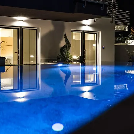 Апарт-готель Merangardenvilla Adults Only 4*