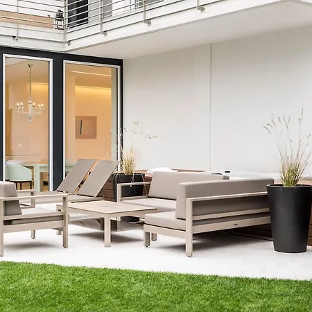 Merangardenvilla Adults Only