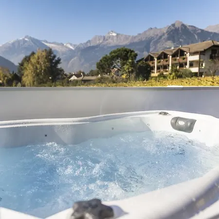 Ξενοδοχείο με διαμερίσματα Merangardenvilla Adults Only Μεράνο