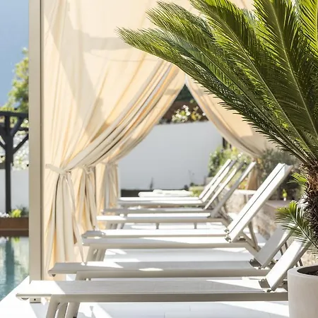 Merangardenvilla Adults Only 3*