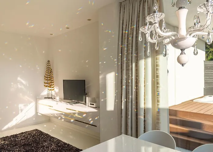 Merangardenvilla Adults Only ميرانو