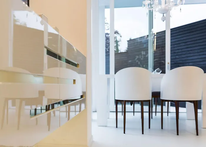 Merangardenvilla Adults Only 4*