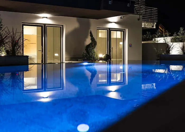 Aparthotel Merangardenvilla Adults Only 4*