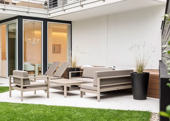 Merangardenvilla Adults Only