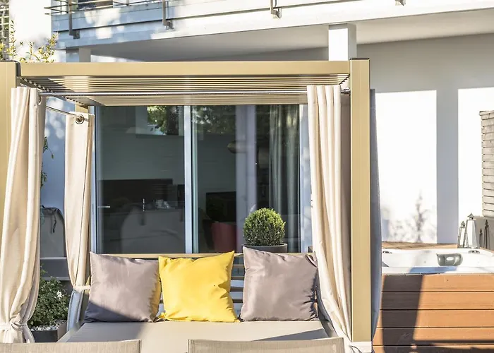 Merangardenvilla Adults Only 4*