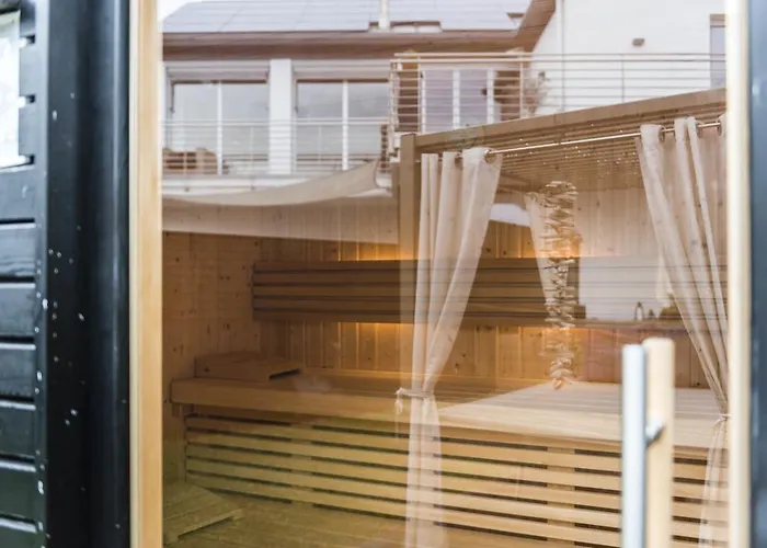 Merangardenvilla Adults Only 4*