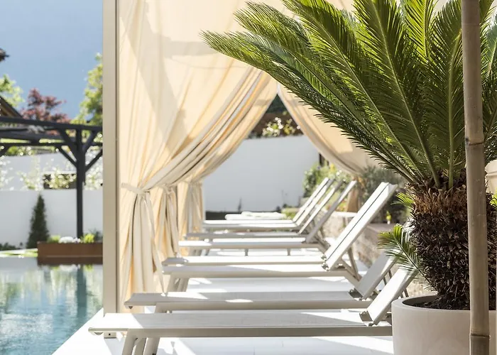 Merangardenvilla Adults Only 4*